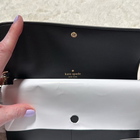 NWT Black and Gold Kate Spade Madison Travel Wallet Wristlet - Picture 3 of 10